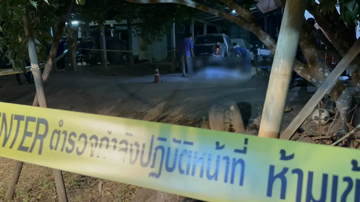 ลูกทรพีย่องมายิงพ่อ ปืนเกิดขัดลำกล้อง เจอยิงสวนดับ