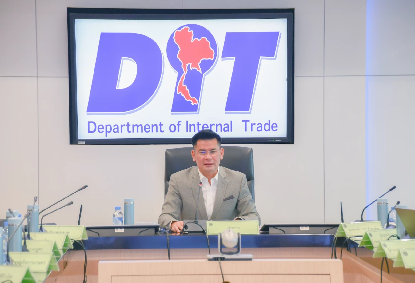 นายวัฒนศักย์ เสือเอี่ยม อธิบดีกรมการค้าภายใน
