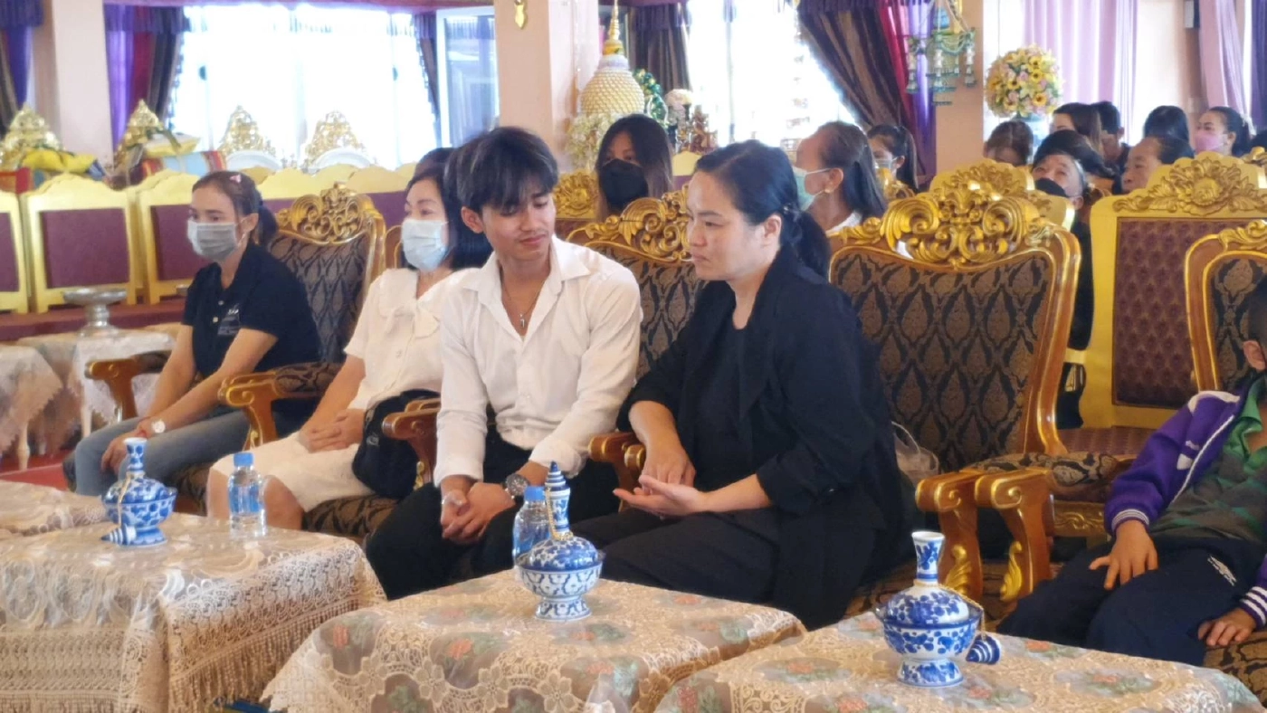 “อดุลย์” 1 ใน 13 หมู่ป่าอะคาเดมี่ กลับจากสหรัฐฯ ร่วมลอยอังคารอัฐิ"น้องดอม"