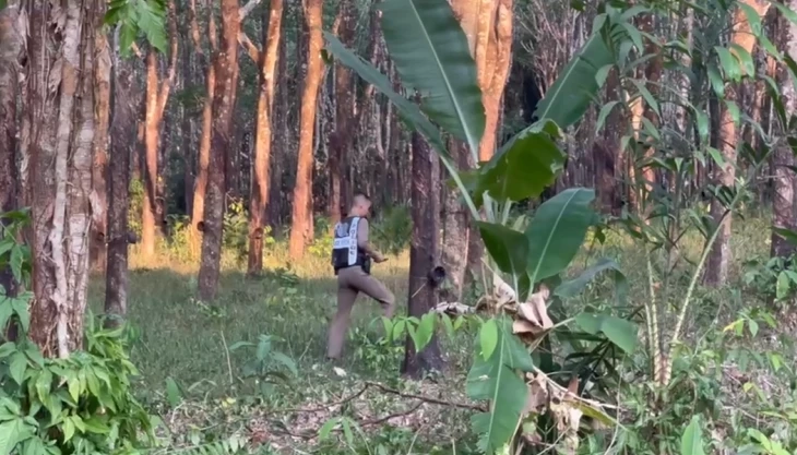 พ่อเลี้ยงวัยโจ๋ใจโหด ดวดเหล้าเมาทะเลาะเมีย คว้ามีดฟันเมีย - ลูกเลี้ยงเจ็บ