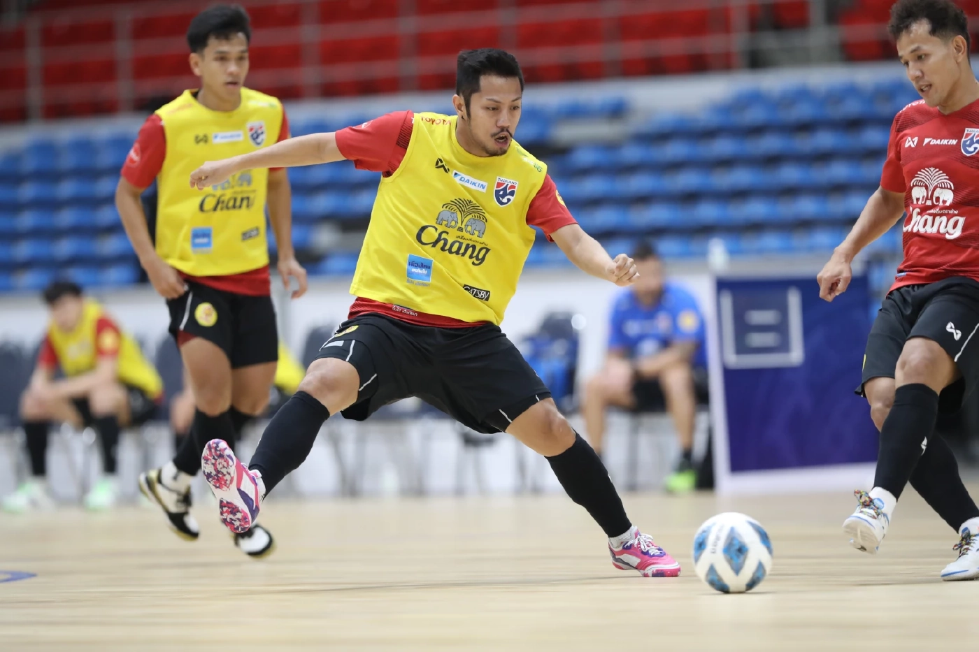 ถ่ายทอดสด "ไทย vs โมซัมบิก" ฟุตซอล NSDF เย็นนี้ เช็กสถิติ-ช่อง "ชมสด" ที่นี่