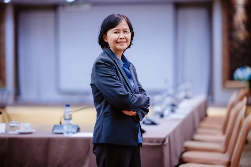 รศ.ดร.นวลน้อย