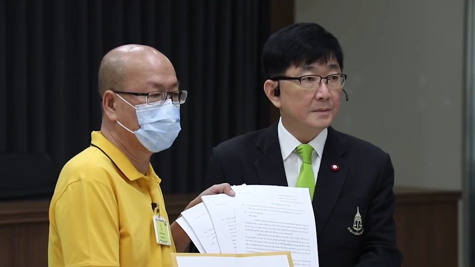 "อัจฉริยะ"ยื่น อสส. ขอเปลี่ยนตัวพนักงานสอบสวน คดี"ส.ว.ทรงเอ"