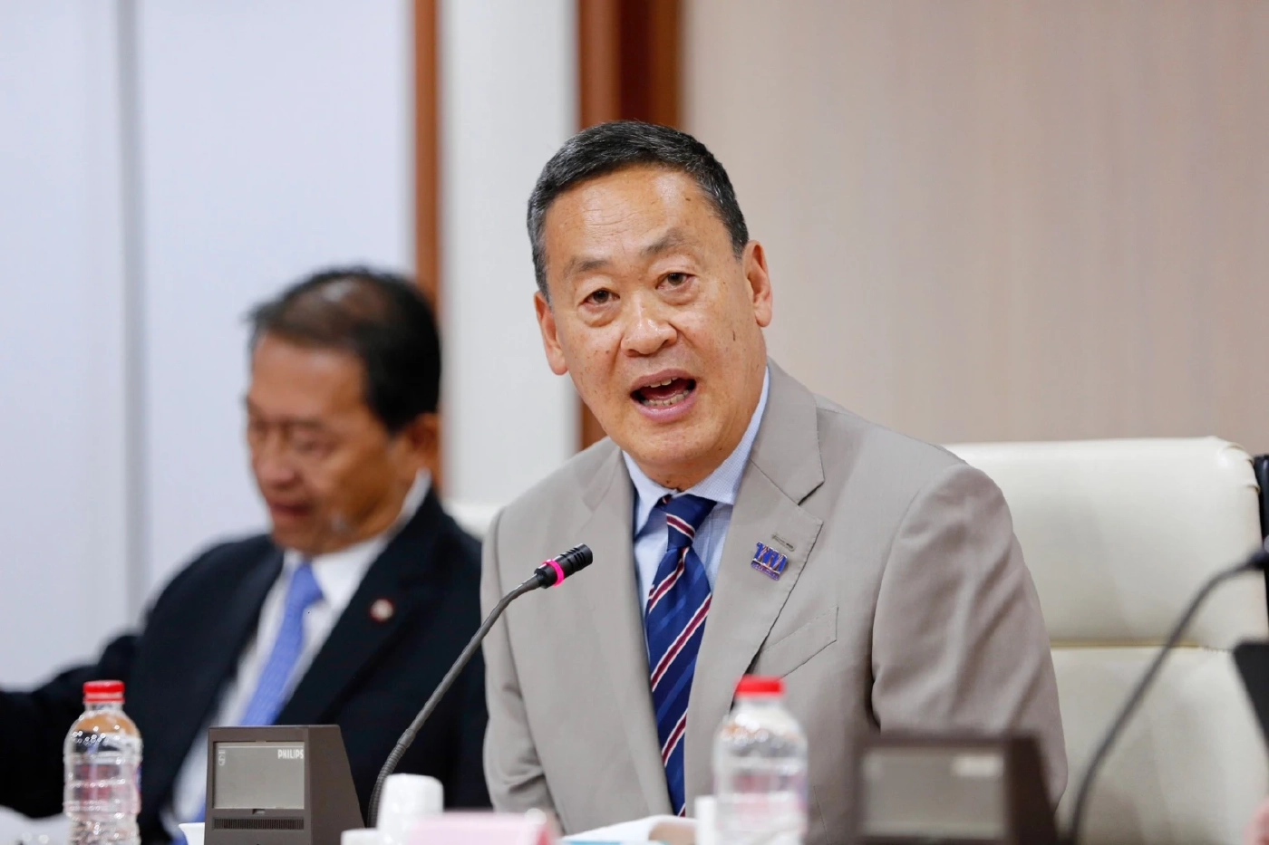  "เศรษฐา" นำทีมเศรษฐกิจ และแกนนำพรรค ไปพบปะแลกเปลี่ยนกับสมาคมไทย-จีน ที่อาคารหอการค้าไทย-จีน ย่านสาทรใต้