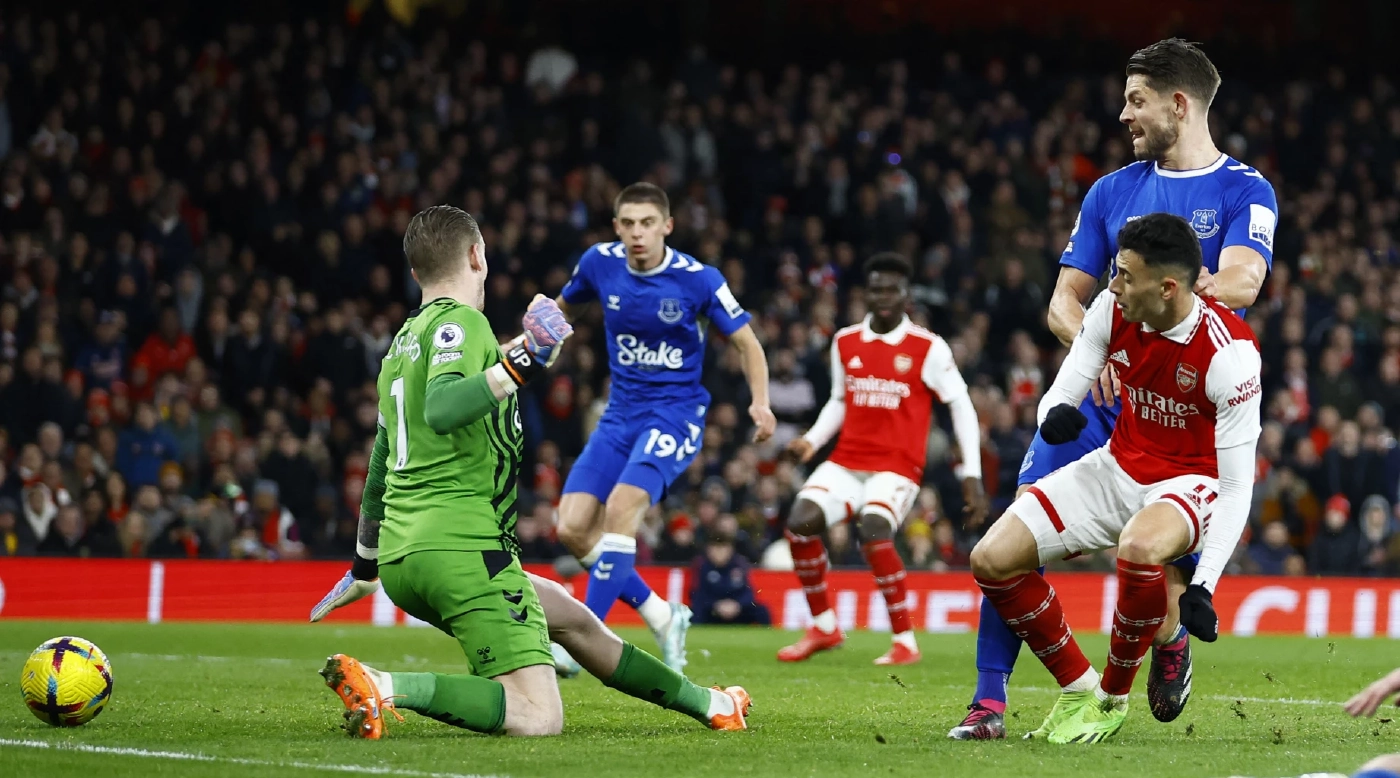 อัปเดต "ตารางคะแนนพรีเมียร์ลีก" หลัง "ลิเวอร์พูล-อาร์เซน่อล" กอดคอคว้าชัย