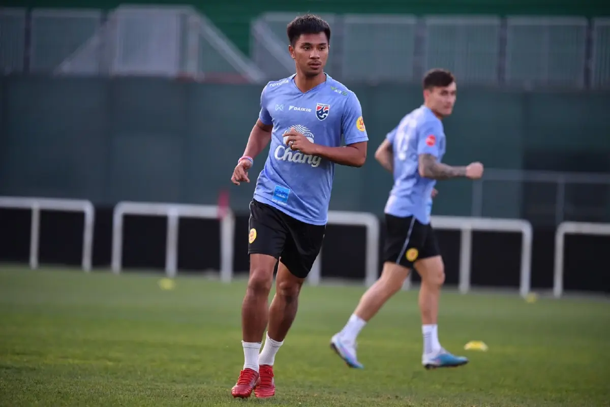 "ช้างศึก" ซ้อมมื้อแรกหลังถึงยูเออี "กฤษดา" ไม่หวั่นสภาพอากาศ