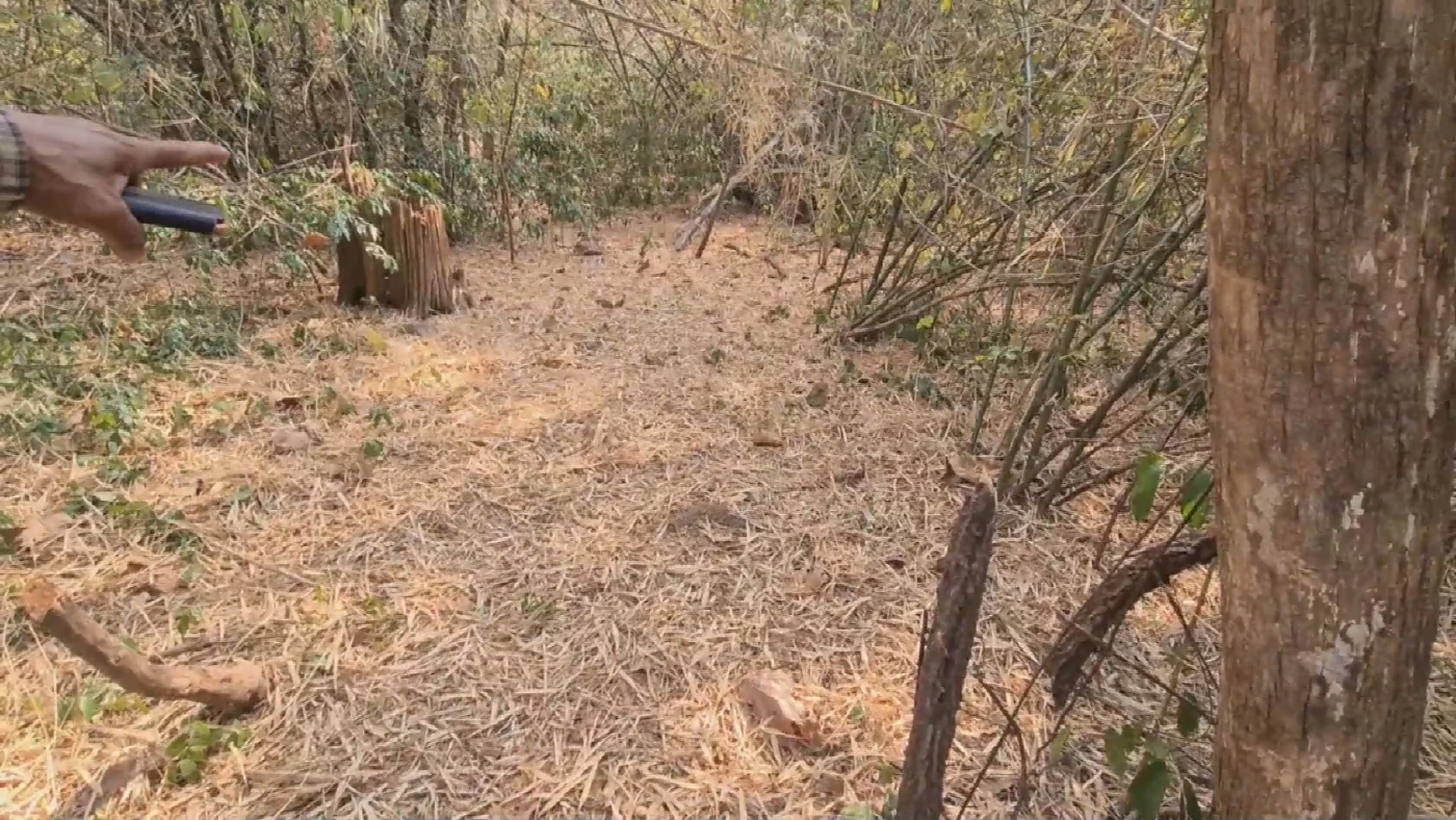 ผู้ใหญ่บ้านเจอกรงเหล็กดักลิง คาดฝีมือแก๊งค้าสัตว์ป่า