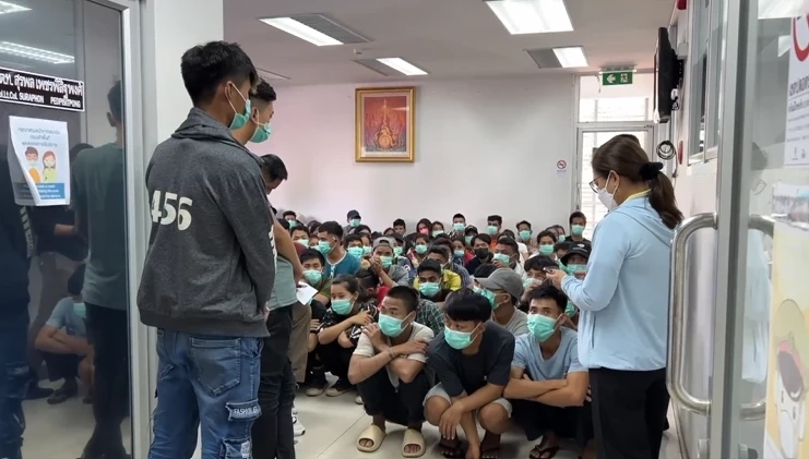 แรงงานต่างด้าวที่มีการลักลอบเข้าประเทศไทยและถูกจับกุมในพื้นที่ จ.เชียงราย