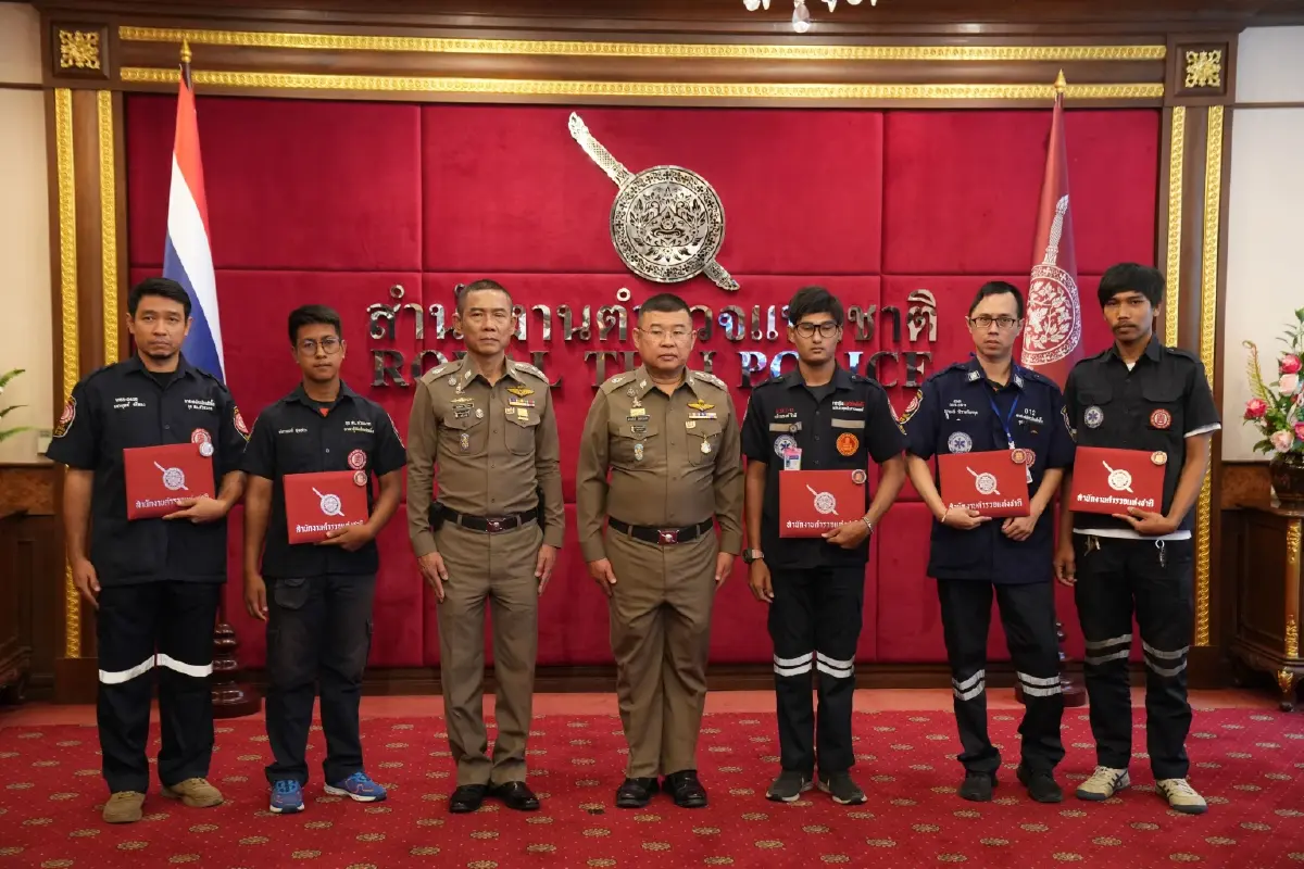 “บิ๊กเด่น”ชื่นชม พลเมืองดี-จร.หัวหมาก ช่วยชีวิตสาวประสบอุบัติเหตุ