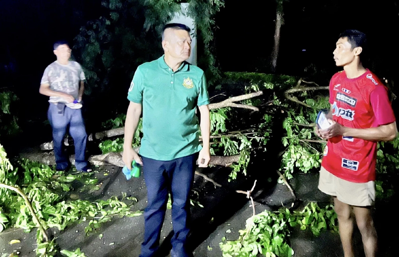 ประกาศปิด "อช.เอราวัณ" หลังพายุฤดูร้อน พัดถล่มเสียหายยับ