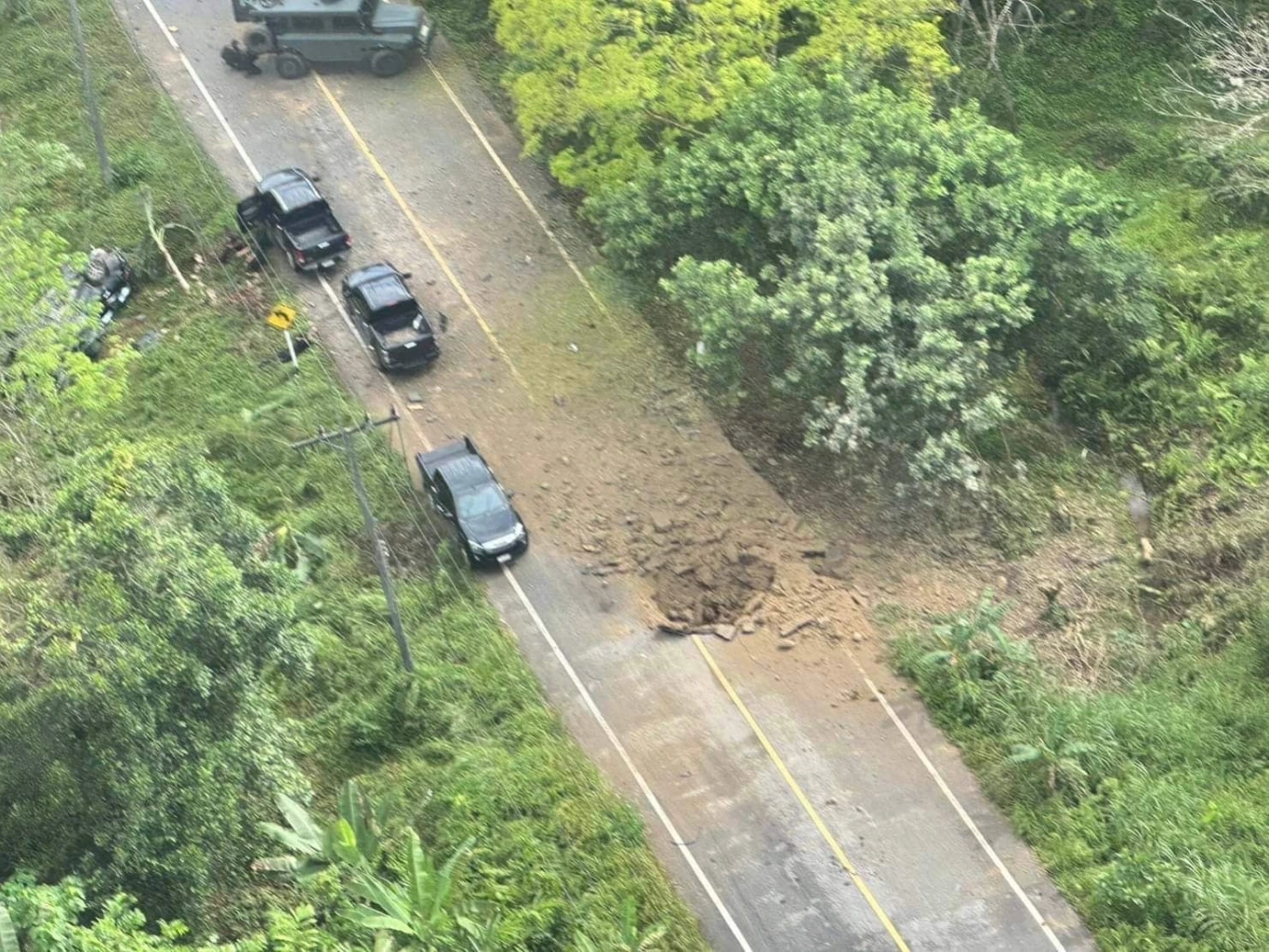 โจรใต้สุดเหิม ดักบึ้มรถคณะรอง มทภ.4 ที่ตรวจเหตุบุกฐานทหาร จนท. ดับ 2 เจ็บ 1