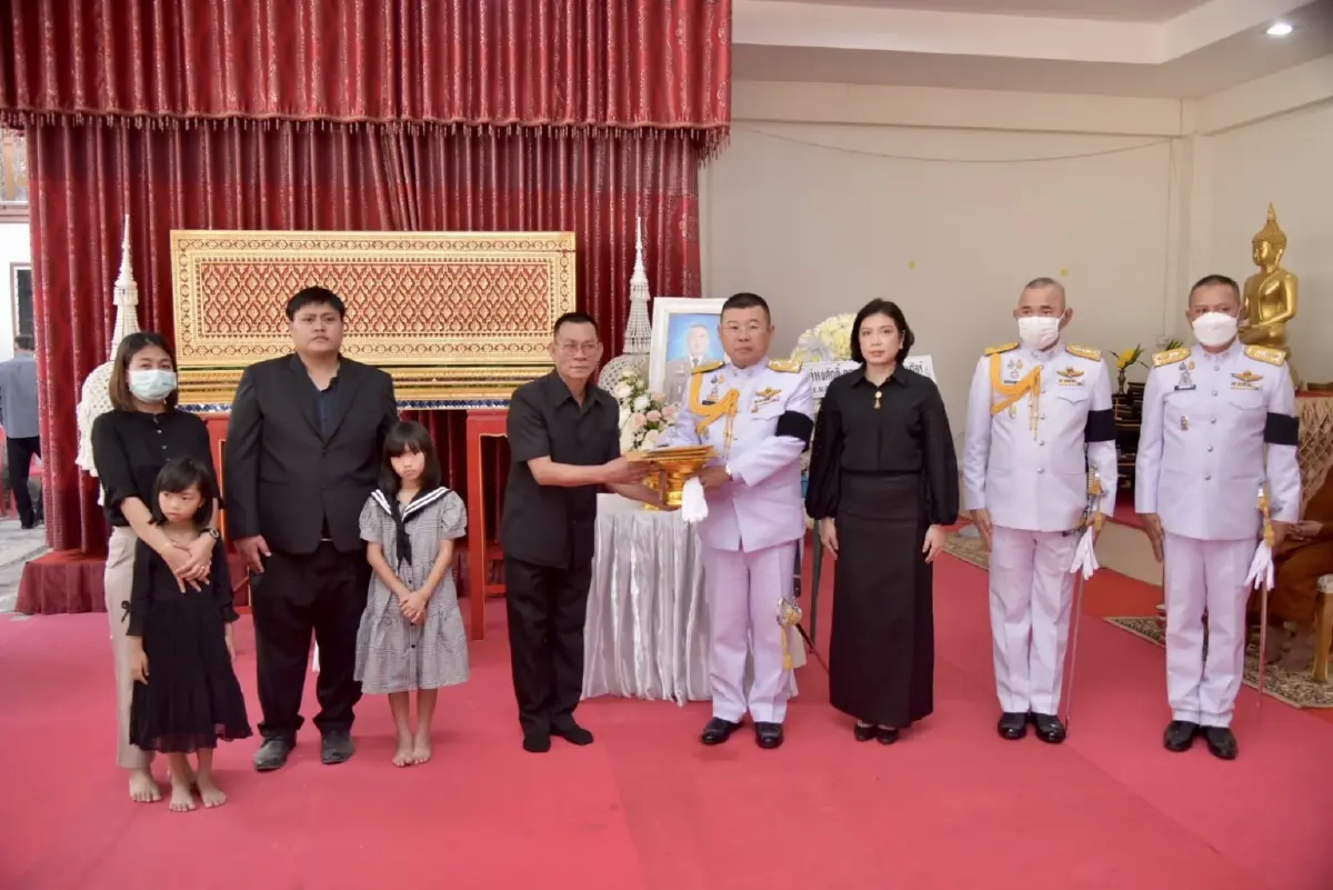 ผบ.ตร.ร่วมรดน้ำศพ "สารวัตรสืบฯเมืองยโสธร" ปูนบำเหน็จกรณีพิเศษ