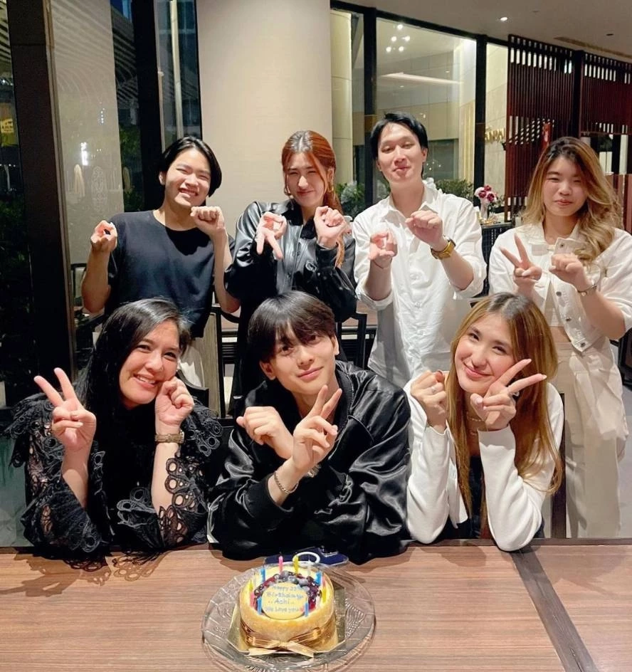 อชิ อชิรวัตติ์ เบิร์ดเดย์หวาน ฉลอง 20 ขวบ มิย่า ทองเจือ เคียงข้าง