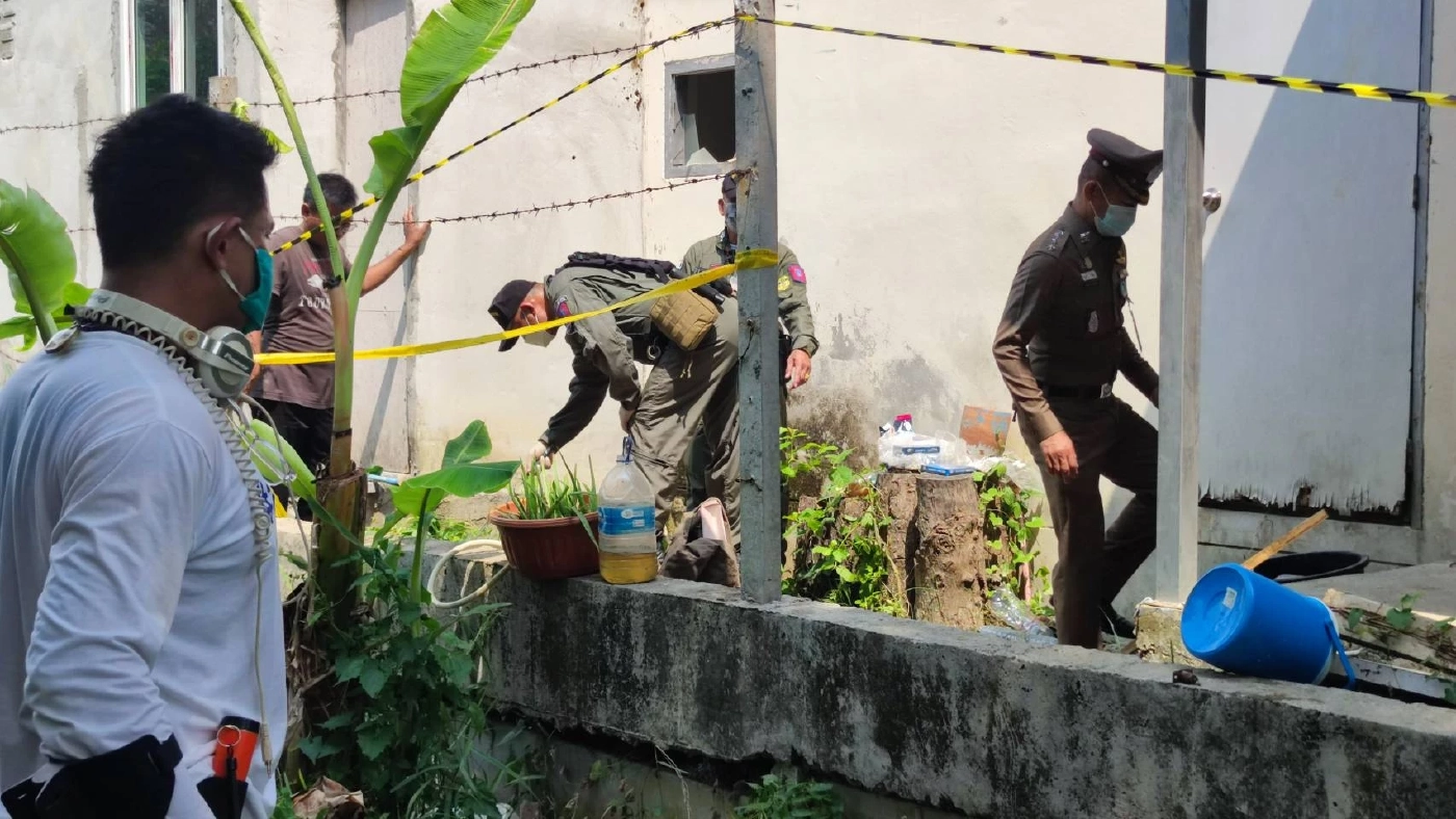 ตร.สายไหม-หน่วยเก็บกู้ระเบิด ค้นหาพยานหลักฐานเพิ่มบ้าน“สารวัตรกานต์”