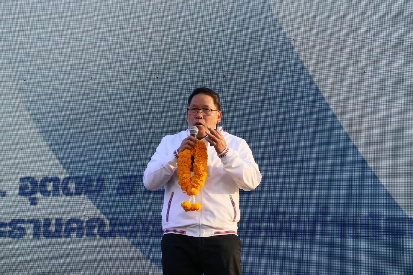 อุตตม สาวนายน ประธานจัดทำนโยบายพรรคพลังประชารัฐ