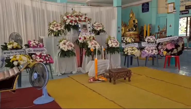 พิธีศพของน้องโบว์