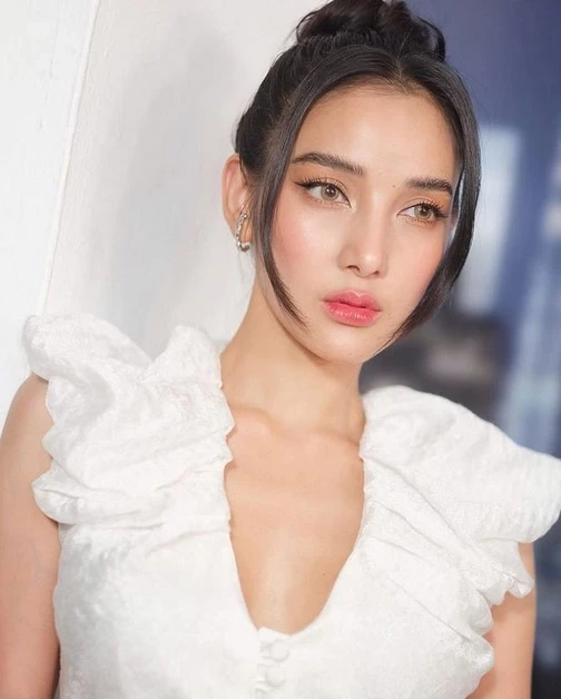 'แพท ณปภา' เคลียร์ดราม่า! ไม่ได้บังคับ แฟนหนุ่มรุ่นน้อง กราบเท้าทุกวัน!