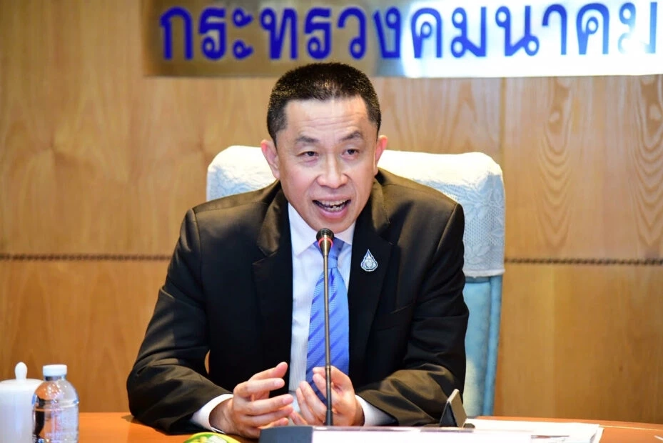 นายศักดิ์สยาม ชิดชอบ รัฐมนตรีว่าการกระทรวงคมนาคม 