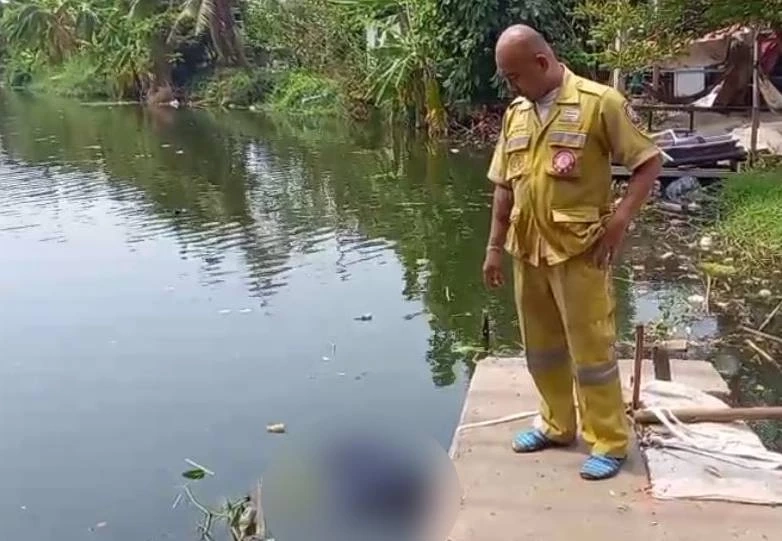 ตามหาญาติ ศพหนุ่มนิรนามสวมเสื้อ "ลิเวอร์พูล" ลอยกลางคลองสนามไชย