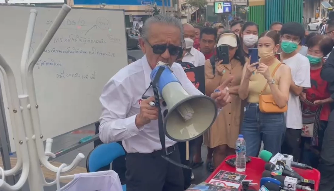 "ชูวิทย์" เดินหน้าต้านกัญชาเสรี-การคอร์รัปชั่น ที่แยกอโศก