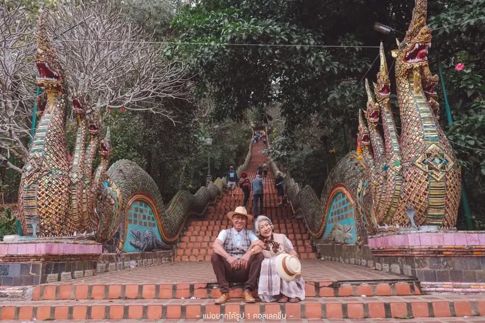 แห่แชร์ภาพไวรัล ย้อนวันวานคู่รัก 40 ปี กลับไปภาพถ่ายจุดเดิม