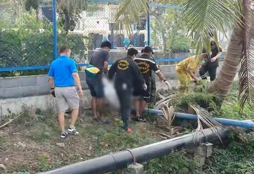 สุดโหด! หนุ่มจุดไฟเผาสาวร่างเปลือย กระโดดหนีลงน้ำยังตามไปแทงซ้ำดับ