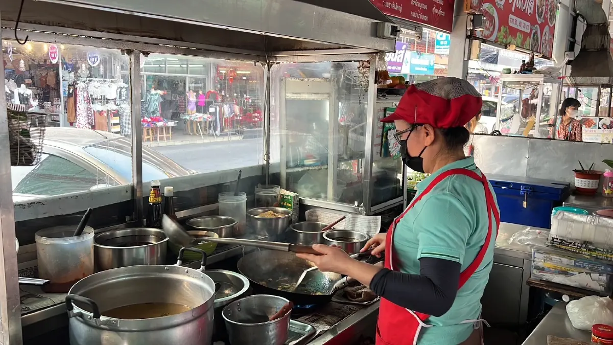ร้านอาหารตามสั่งตัดพ้อ ก๊าซหุงต้มปรับขึ้นราคา สวนทางรายได้หด