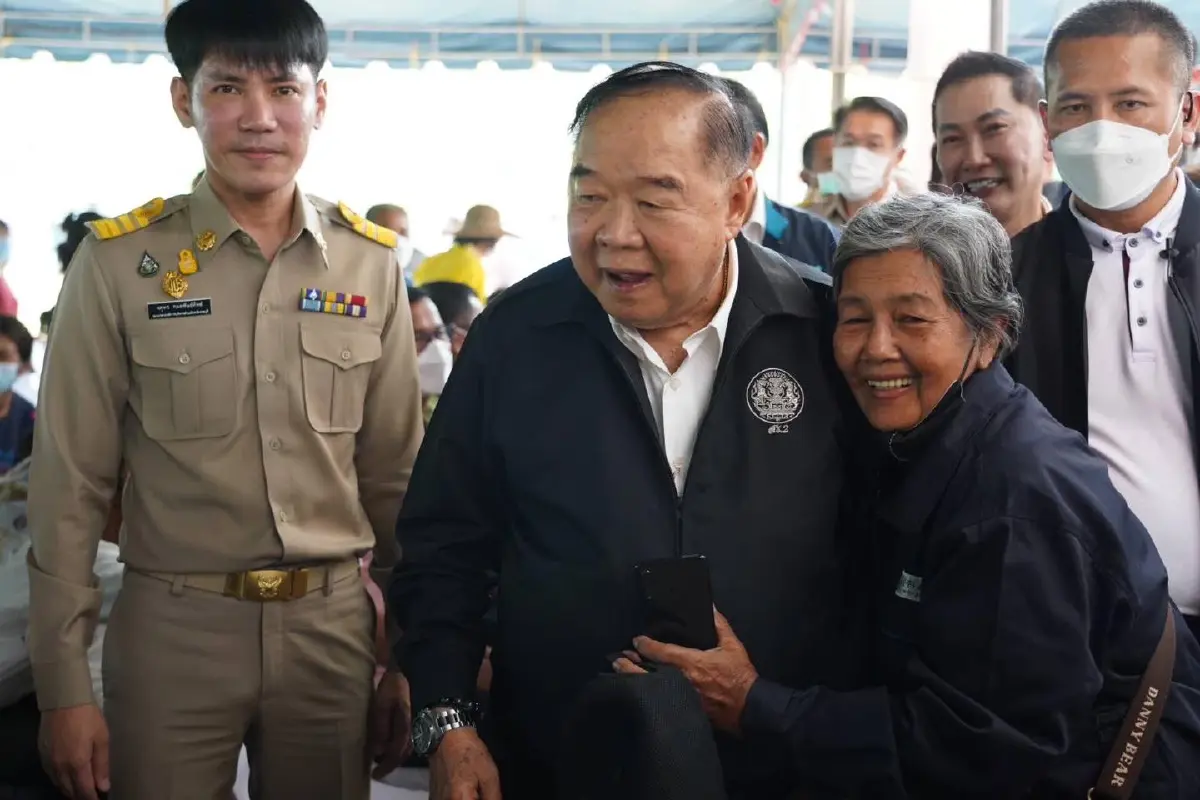 เชื่อผมสักครั้ง "ลุงป้อม" หวังพาก้าวข้ามความขัดแย้ง ดึง 2 ขั้วประสานรอยร้าว