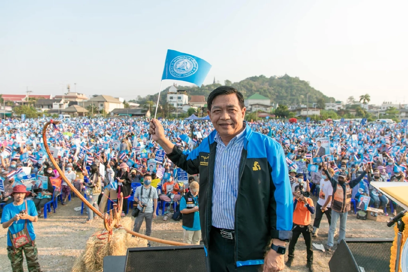 อลงกรณ์ พลบุตร