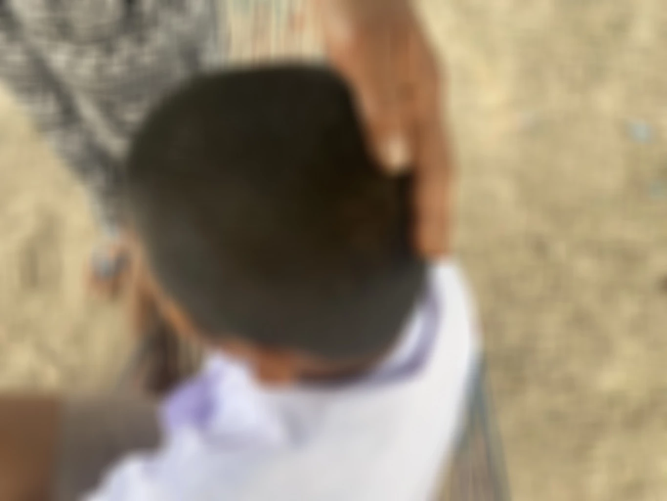 แม่รับไม่ได้ ผอ. ตบหัวลูก ฐานเขียนผิด ด้าน ผอ. อ้าง แค่คลึงให้สมองโล่ง