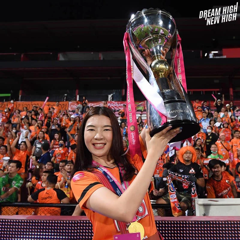 "มาดามฮาย" ประกาศอำลาเก้าอี้ ปธ. "เชียงราย ยูไนเต็ด" เดินหน้าทำงานการเมืองเต็มตัว