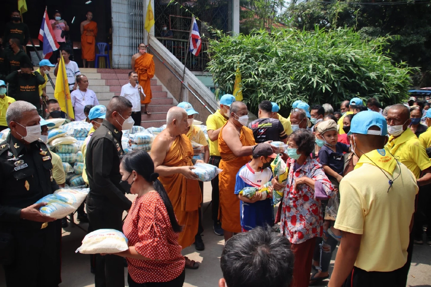 ปังไม่ไหว! ชาวไต้หวันสายมู แน่นวัดดังพิษณุโลก สร้างวัตถุมงคลกลับไปบูชา
