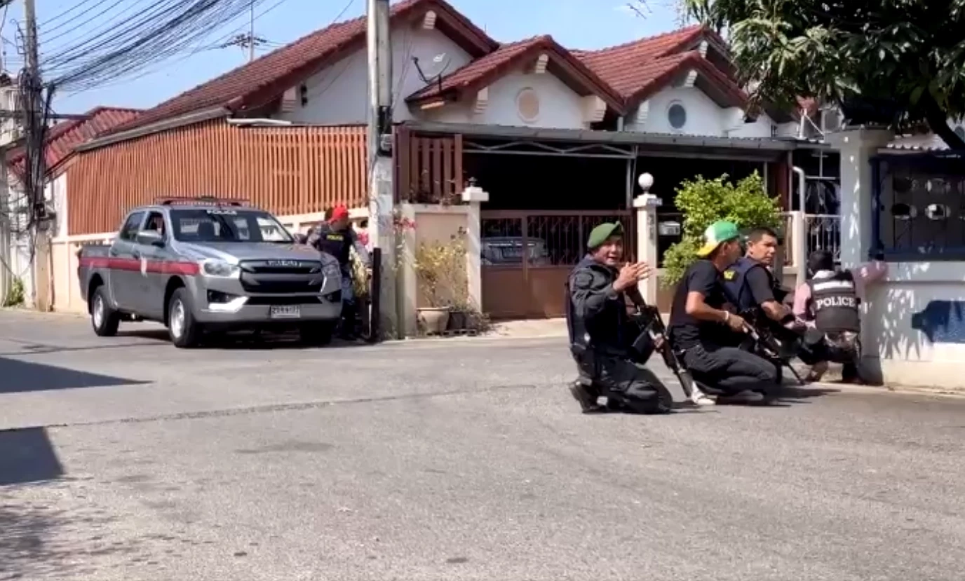 เปิดไทม์ไลน์ 15 ชม. ตำรวจปิดฉากหนุ่มคลั่ง วิสามัญฯ"กราดยิงเพชรบุรี" (คลิป)