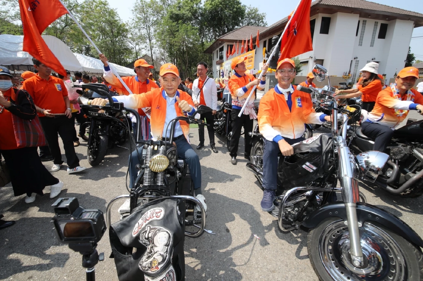 "สุวัจน์"เปิดผู้สมัคร ส.ส.โคราช 16 เขต พร้อมลงสังเวียนสู้ศึกเลือกตั้ง