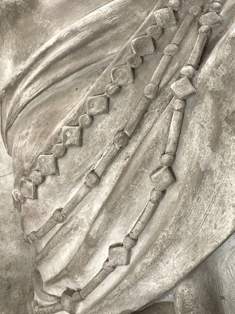 เผยความลับ "ต้นแบบปั้นใบหน้าย่าโม" คือใคร รับค่าจ้างเท่าไหร่จากงานนี้ 