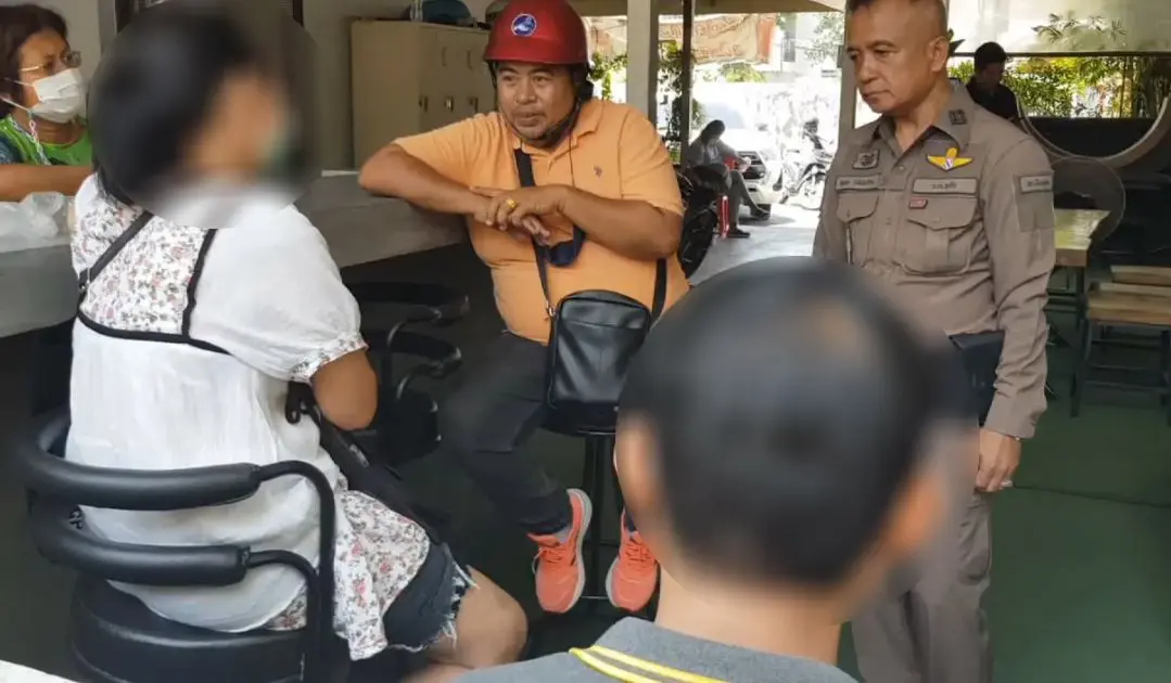 หนุ่มหัวร้อน ไม่พอใจเก๋งบีบแตรเตือน คว้าปืนยิงรถในลานจอด รพ.วชิระภูเก็ต
