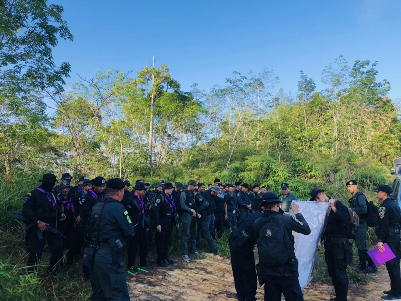 เศร้า! ตร.แว้ง หลงป่านาน 3 วัน สุดท้ายพบเป็นศพ คาดปิดชีพตัวเองหนีทรมานหลงป่า