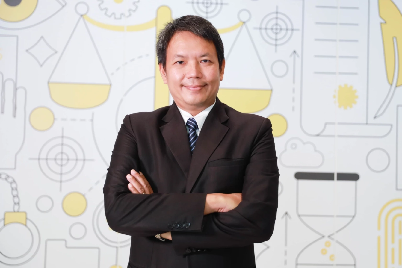 รศ.ดร.ปกป้อง ศรีสนิท คณบดีคณะนิติศาสตร์ มหาวิทยาลัยธรรมศาสตร์