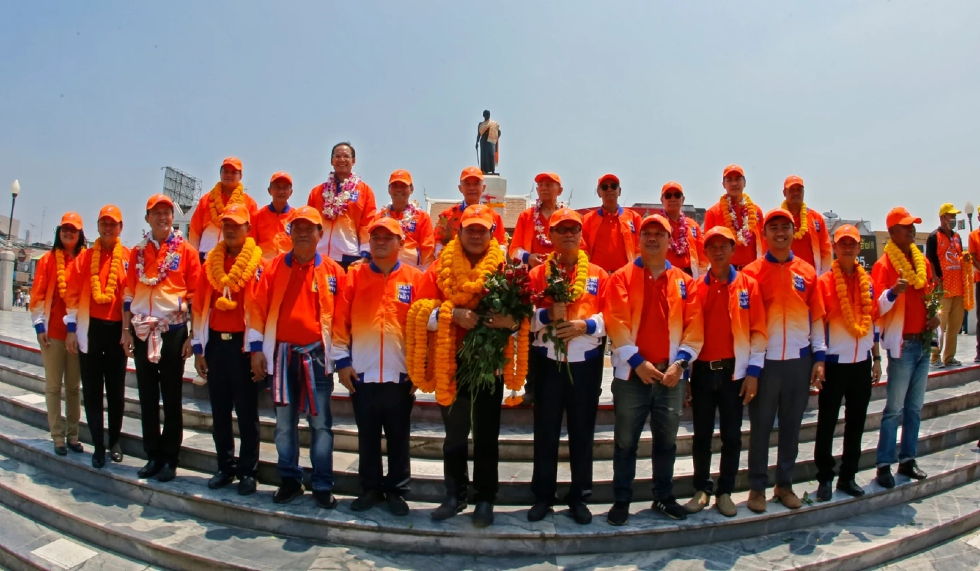 "สุวัจน์"เปิดผู้สมัคร ส.ส.โคราช 16 เขต พร้อมลงสังเวียนสู้ศึกเลือกตั้ง