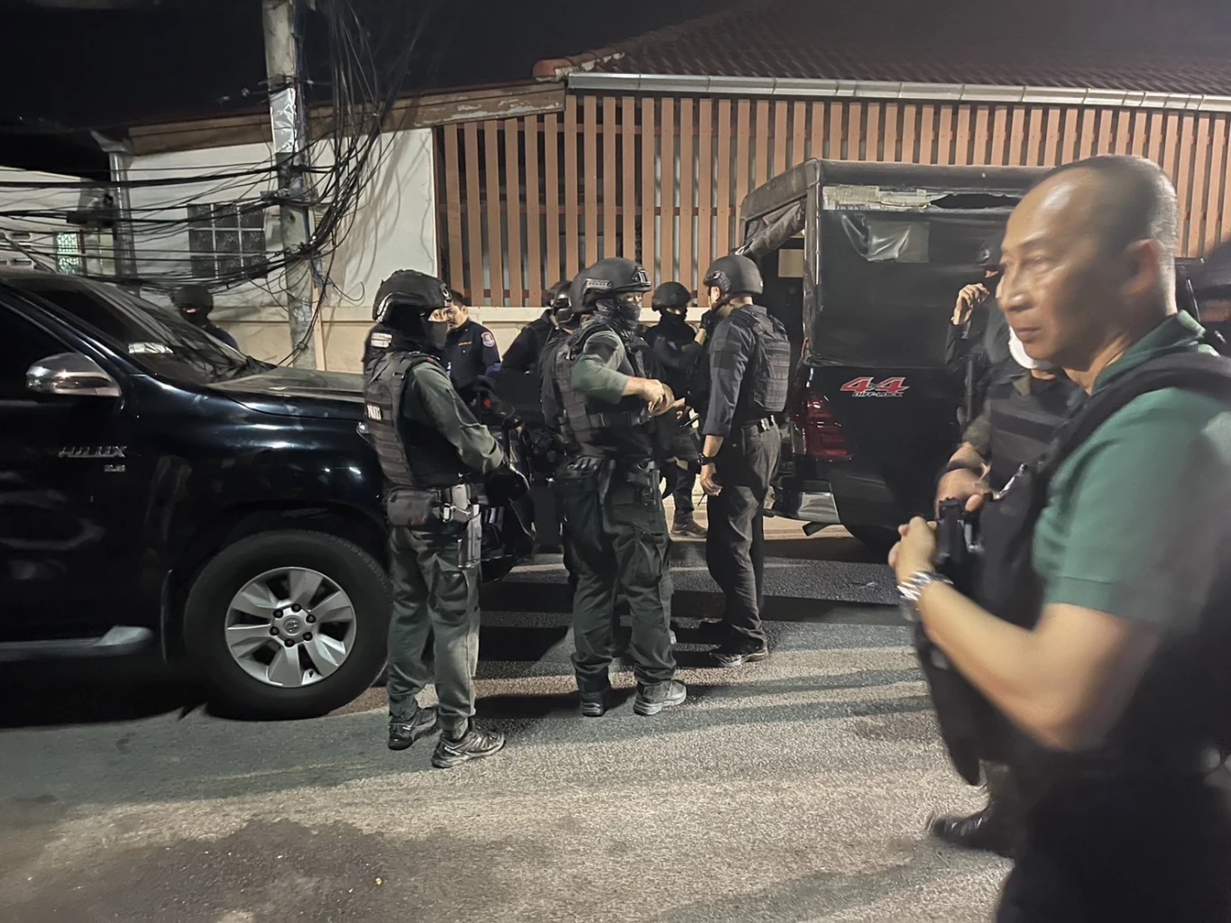 เปิดไทม์ไลน์ 15 ชม. ตำรวจปิดฉากหนุ่มคลั่ง วิสามัญฯ"กราดยิงเพชรบุรี" (คลิป)