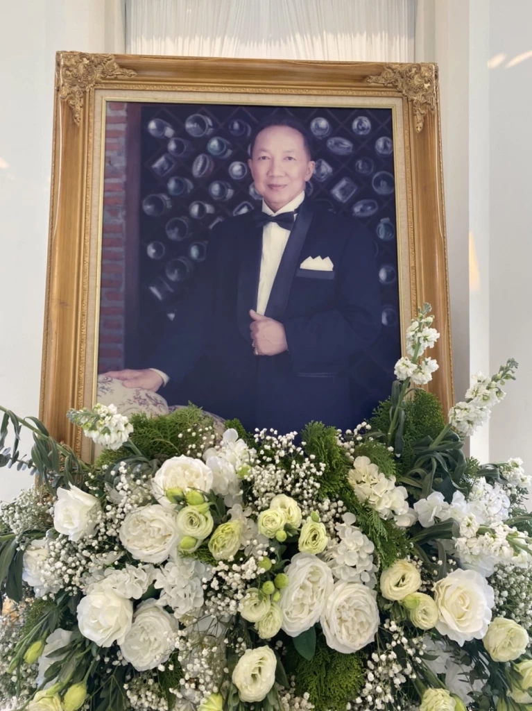 ในหลวงโปรดเกล้าฯ พระราชทานเพลิงศพ ม.ร.ว. สมลาภ กิติยากร