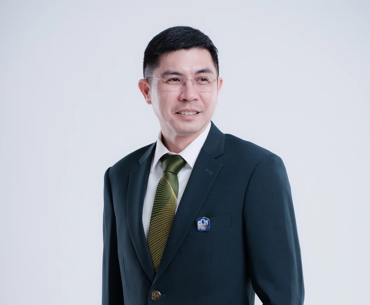 นายฉัตรชัย ศิริไล ผู้จัดการธนาคารเพื่อการเกษตรและสหกรณ์การเกษตร (ธ.ก.ส.) 