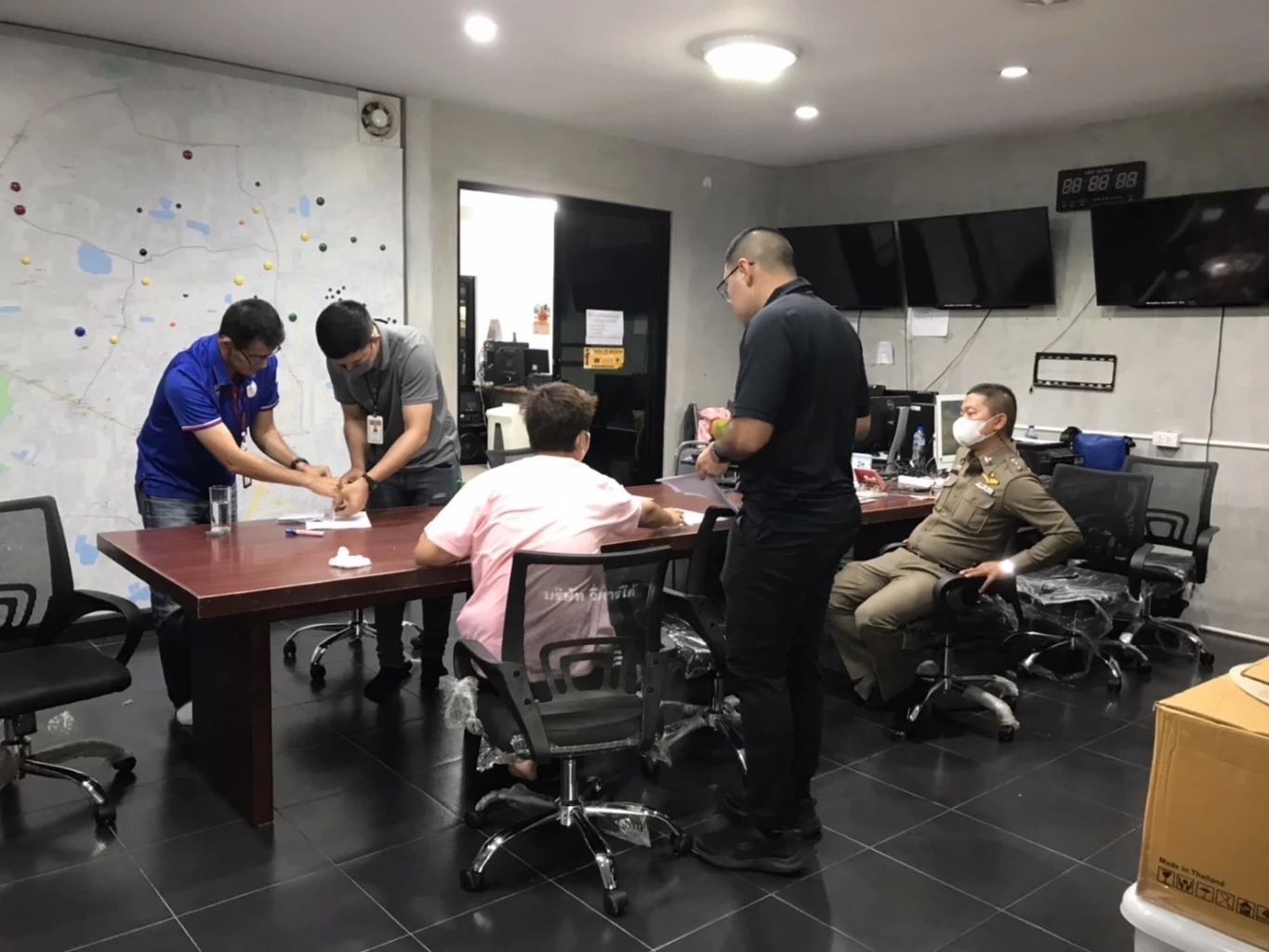 รวบผู้จัดการดาราวัยรุ่น อนาจารนักเรียนการแสดงในสังกัด  บังคับอมนกเขา