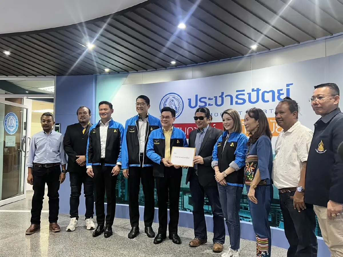 ปชป.รับหนังสือ"อ.ไข่ มาลีฮวนน่า" วอนหนุนตั้งสภาฯดูแลศิลปิน