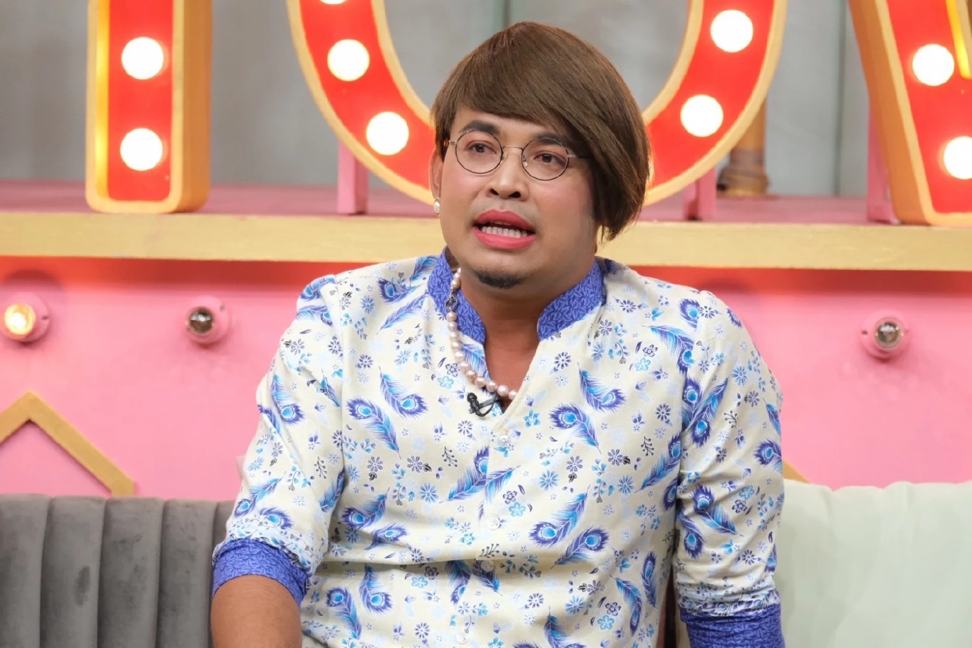 พารู้จัก ป้าจุรี คนดังดาวติ๊กต๊อก โกยรายได้กว่า 50 ล้าน