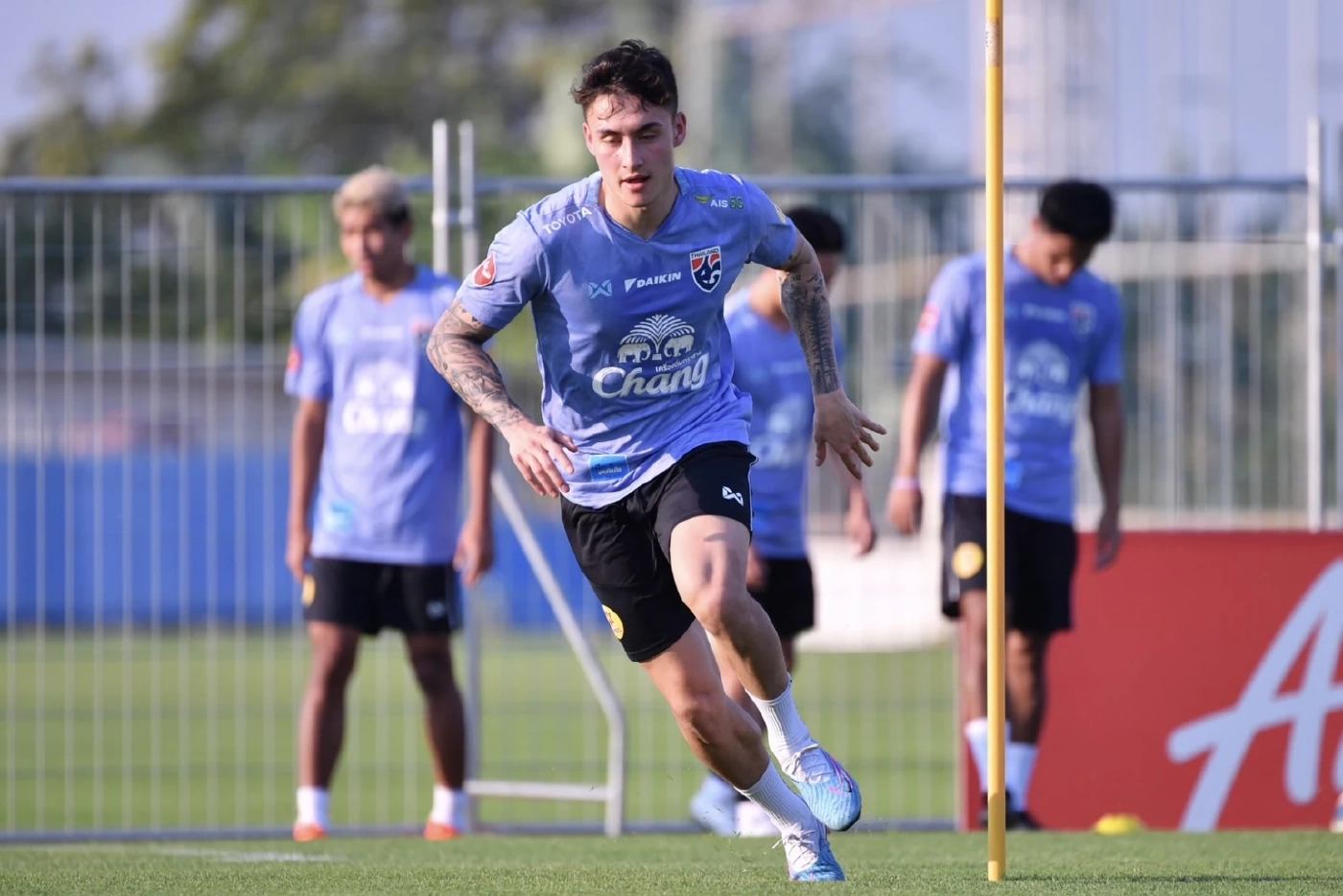 "ช้างศึก" ซ้อมฟูลทีม "ชนาธิป" ลั่นพร้อมทุ่มเต็มที่