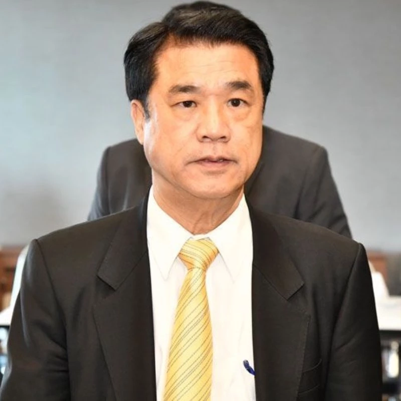 สุริยะ จึงรุ่งเรืองกิจ