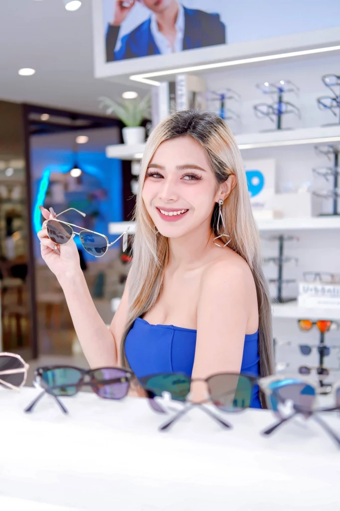 “แว่นท็อปเจริญ” เปิดตัว แฟล็กชิปสโตร์ หาดใหญ่  ศูนย์รวมแว่นตาและบริการด้านสายตาครบวงจรแห่งแรกในภาคใต้