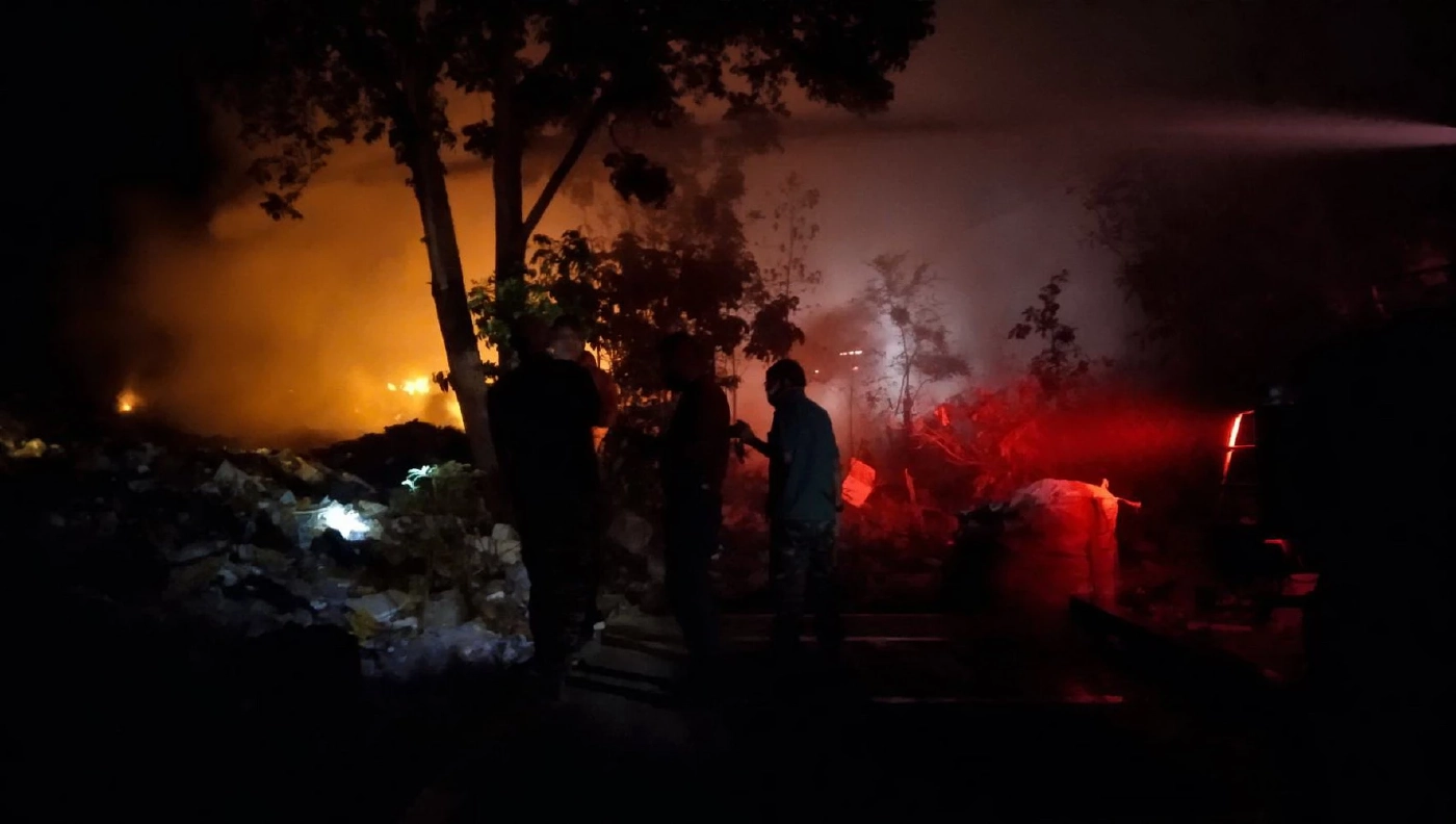 ไฟไหม้บ่อขยะแก่งเสี้ยนกลางดึก คาดถูกลอบเผา พบคลิปแฉผลประโยชน์ว่อนโซเชียล