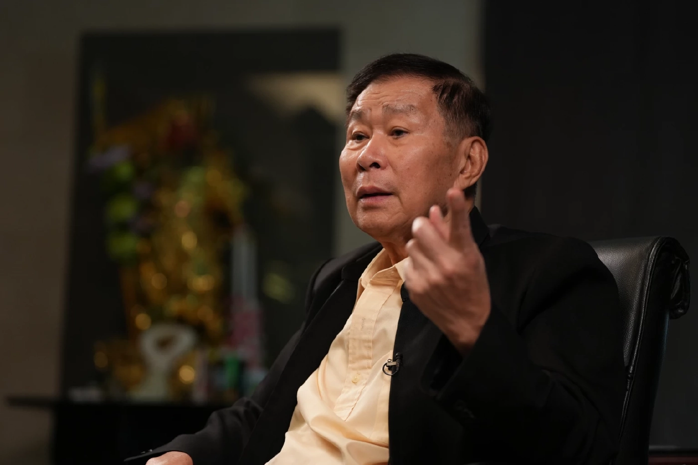 พล.ต.อ.เสรีพิศุทธ์  เตมียเวส  หัวหน้าพรรคเสรีรวมไทย 